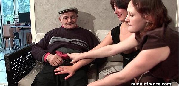  FFM Two french brunette sharing an old man cock of Papy Voyeur